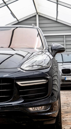 Porsche Cayenne cena 229000 przebieg: 240000, rok produkcji 2015 z Strzegom małe 596